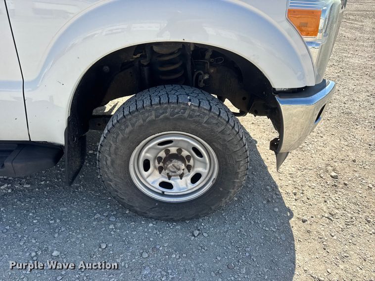 image for item MX9279 2015 Ford F250 Super Duty Crew Cab pickup truck