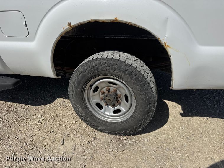 image for item MX9279 2015 Ford F250 Super Duty Crew Cab pickup truck