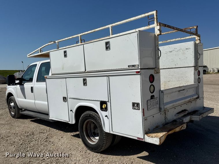 image for item MX9280 2016 Ford F-350 Crew Cab utility bed pickup truck