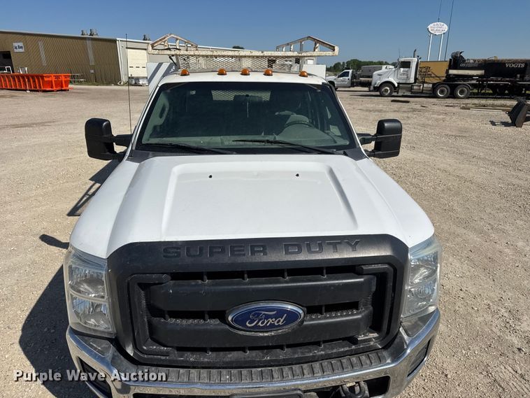 image for item MX9280 2016 Ford F-350 Crew Cab utility bed pickup truck
