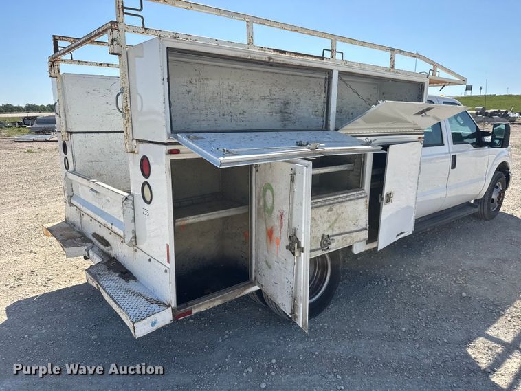 image for item MX9280 2016 Ford F-350 Crew Cab utility bed pickup truck