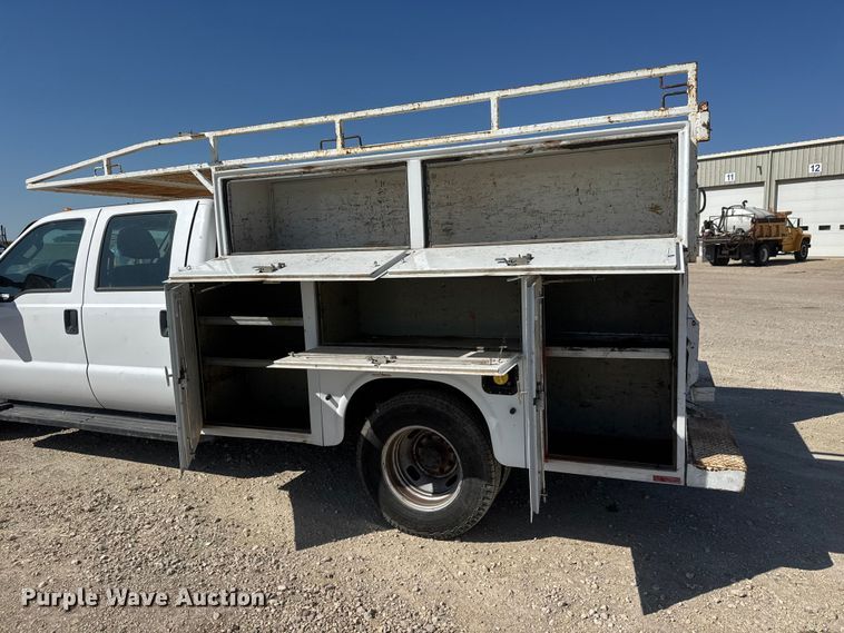 image for item MX9280 2016 Ford F-350 Crew Cab utility bed pickup truck