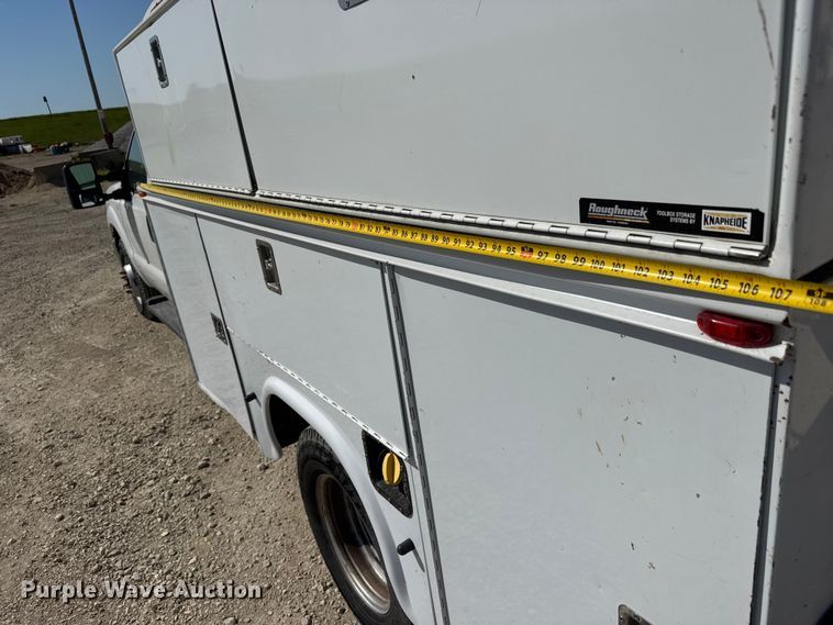 image for item MX9280 2016 Ford F-350 Crew Cab utility bed pickup truck
