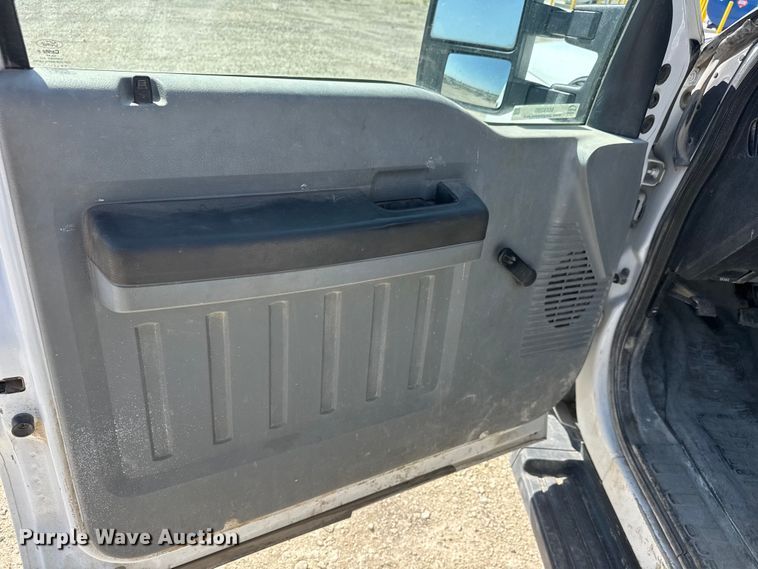 image for item MX9280 2016 Ford F-350 Crew Cab utility bed pickup truck