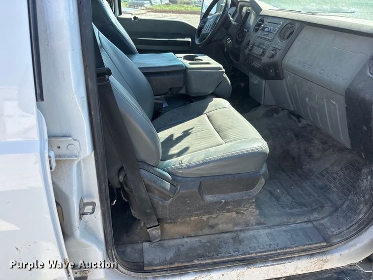 image for item MX9280 2016 Ford F-350 Crew Cab utility bed pickup truck