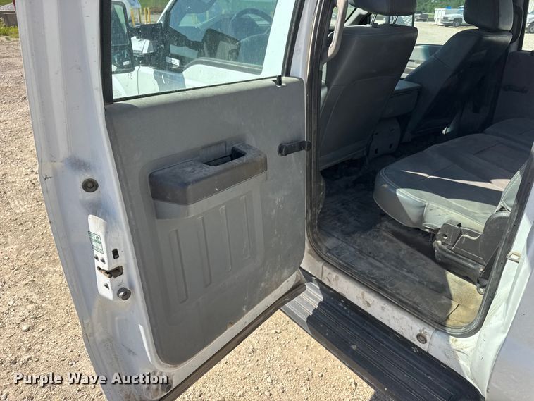 image for item MX9280 2016 Ford F-350 Crew Cab utility bed pickup truck