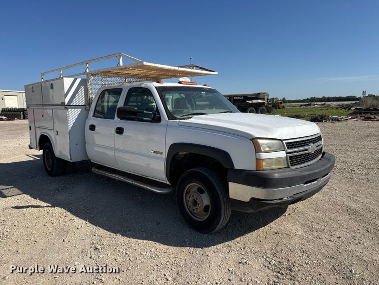 image for item MX9281 2006 Chevrolet Silverado 3500 utility bed pickup truck