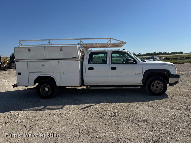 image for item MX9281 2006 Chevrolet Silverado 3500 utility bed pickup truck