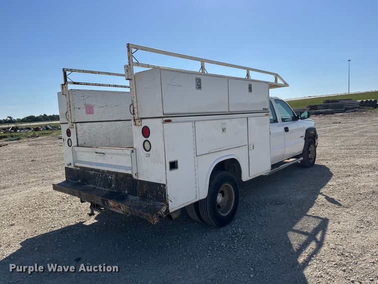 image for item MX9281 2006 Chevrolet Silverado 3500 utility bed pickup truck