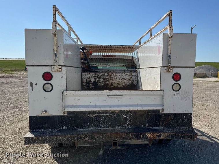 image for item MX9281 2006 Chevrolet Silverado 3500 utility bed pickup truck