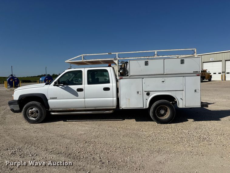 image for item MX9281 2006 Chevrolet Silverado 3500 utility bed pickup truck