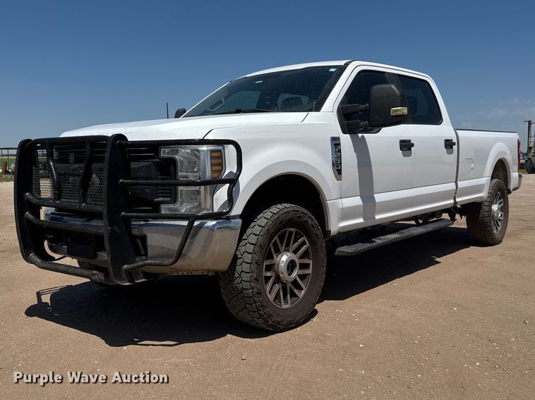 2019 Ford F250 Super Duty Crew Cab pickup truck