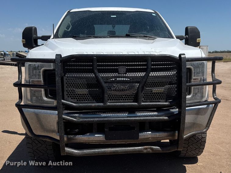 image for item MX9283 2019 Ford F250 Super Duty Crew Cab pickup truck