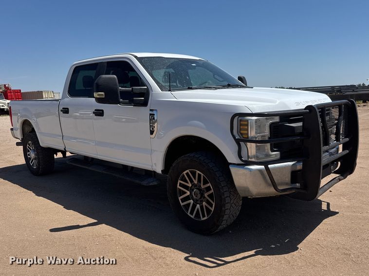 image for item MX9283 2019 Ford F250 Super Duty Crew Cab pickup truck