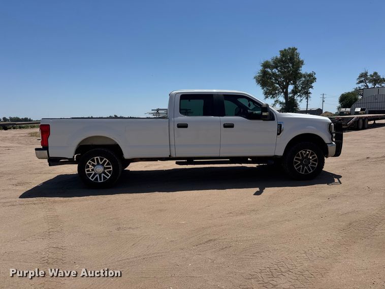 image for item MX9283 2019 Ford F250 Super Duty Crew Cab pickup truck