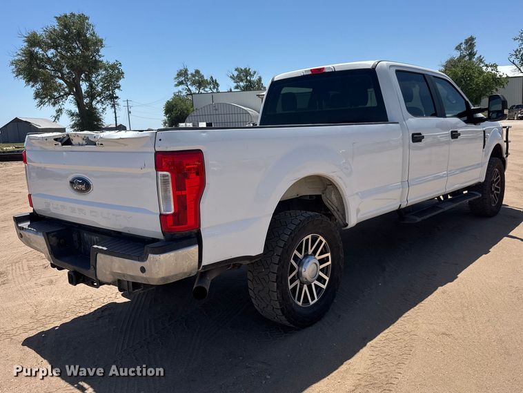 image for item MX9283 2019 Ford F250 Super Duty Crew Cab pickup truck