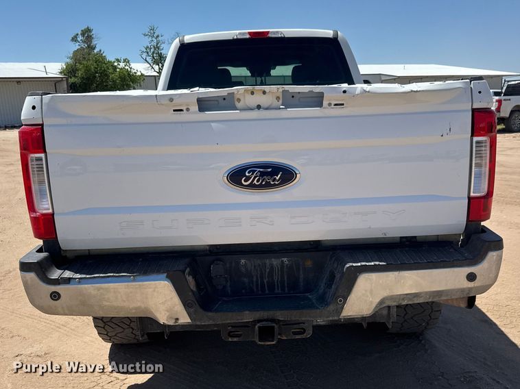 image for item MX9283 2019 Ford F250 Super Duty Crew Cab pickup truck
