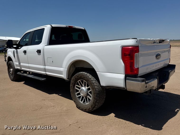 image for item MX9283 2019 Ford F250 Super Duty Crew Cab pickup truck