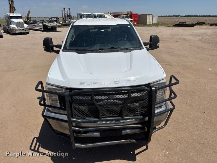 image for item MX9283 2019 Ford F250 Super Duty Crew Cab pickup truck