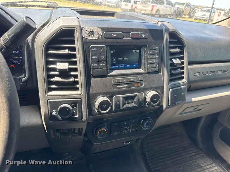 image for item MX9283 2019 Ford F250 Super Duty Crew Cab pickup truck