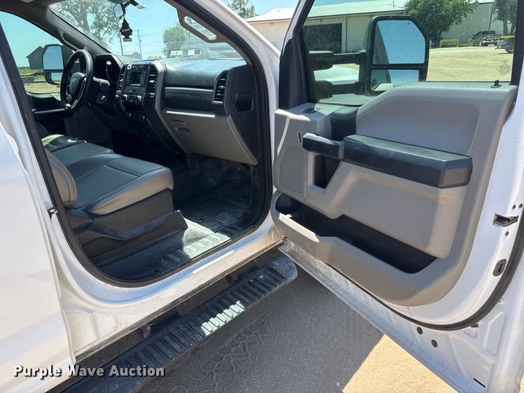 image for item MX9283 2019 Ford F250 Super Duty Crew Cab pickup truck