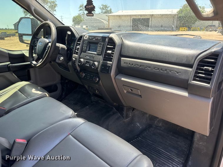image for item MX9283 2019 Ford F250 Super Duty Crew Cab pickup truck