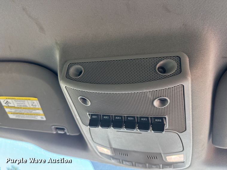 image for item MX9283 2019 Ford F250 Super Duty Crew Cab pickup truck