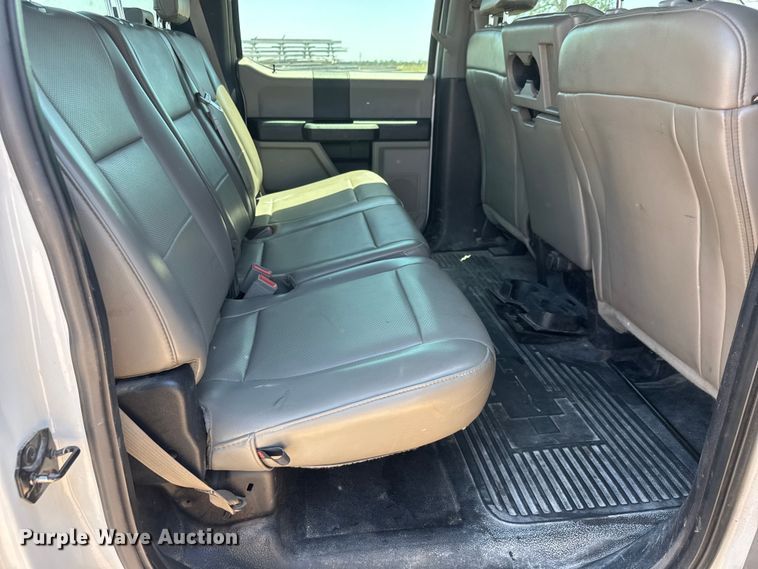 image for item MX9283 2019 Ford F250 Super Duty Crew Cab pickup truck