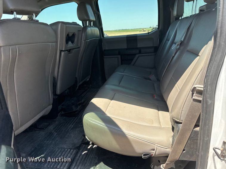 image for item MX9283 2019 Ford F250 Super Duty Crew Cab pickup truck