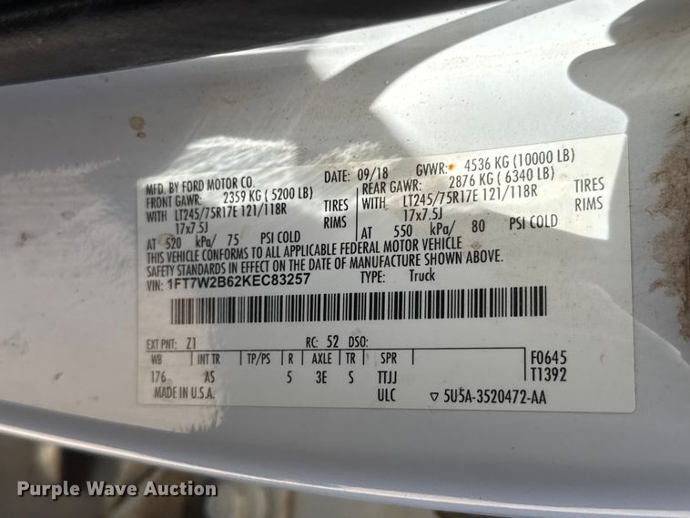 image for item MX9283 2019 Ford F250 Super Duty Crew Cab pickup truck
