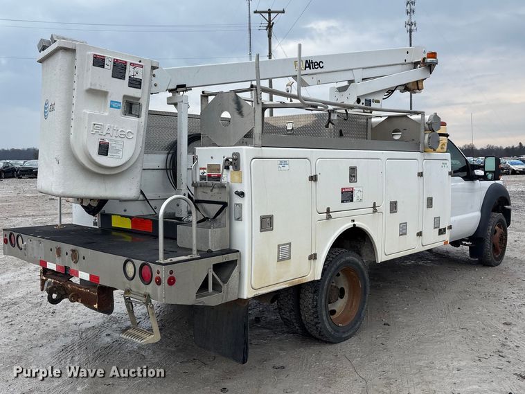 image for item YA2691 2013 Ford F450 Super Duty bucket truck