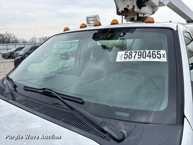 image for item YA2691 2013 Ford F450 Super Duty bucket truck