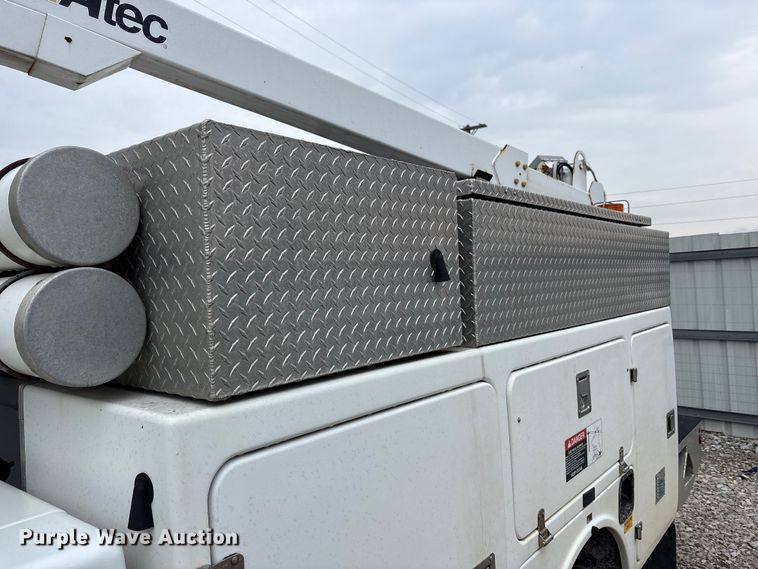 image for item YA2691 2013 Ford F450 Super Duty bucket truck