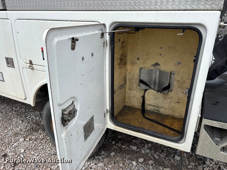 image for item YA2691 2013 Ford F450 Super Duty bucket truck