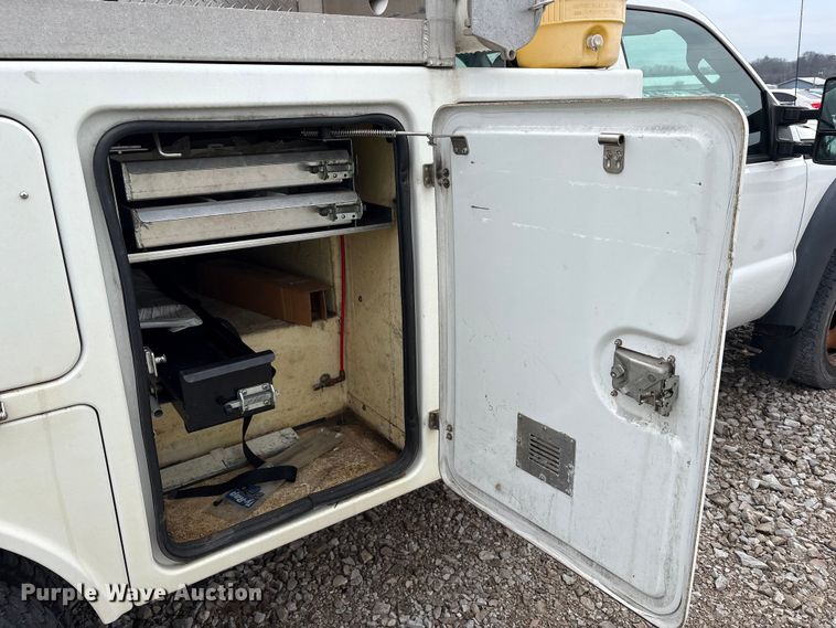 image for item YA2691 2013 Ford F450 Super Duty bucket truck
