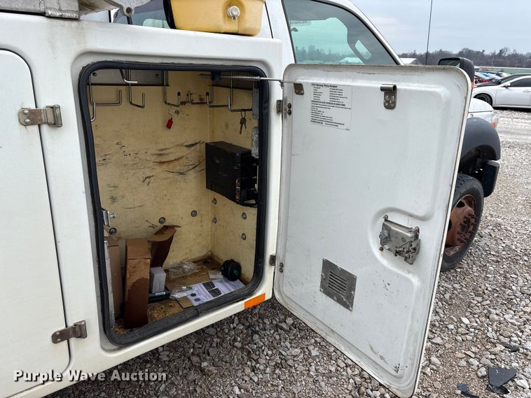 image for item YA2691 2013 Ford F450 Super Duty bucket truck