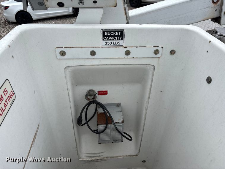 image for item YA2691 2013 Ford F450 Super Duty bucket truck