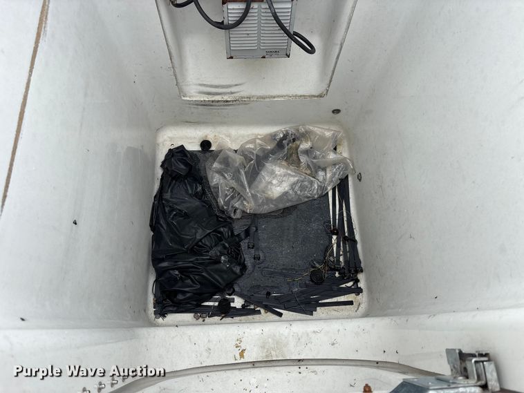 image for item YA2691 2013 Ford F450 Super Duty bucket truck