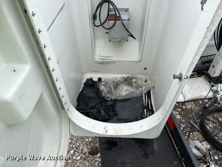 image for item YA2691 2013 Ford F450 Super Duty bucket truck