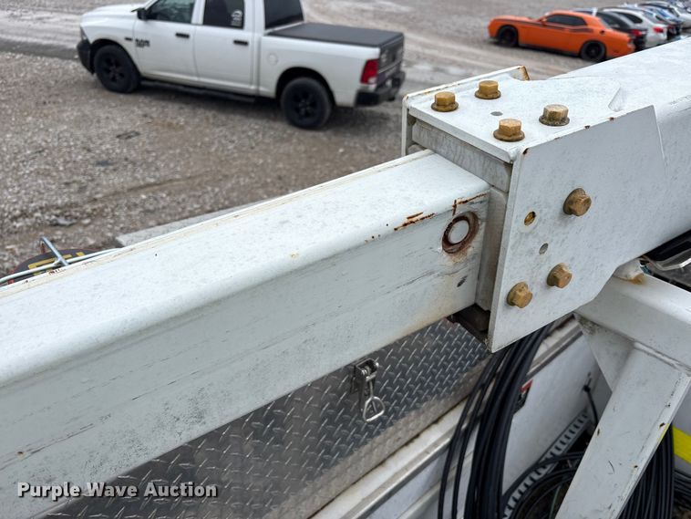 image for item YA2691 2013 Ford F450 Super Duty bucket truck