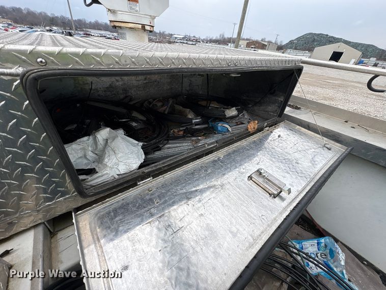image for item YA2691 2013 Ford F450 Super Duty bucket truck