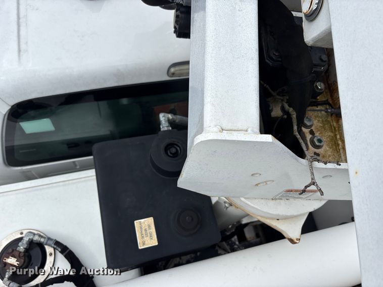 image for item YA2691 2013 Ford F450 Super Duty bucket truck