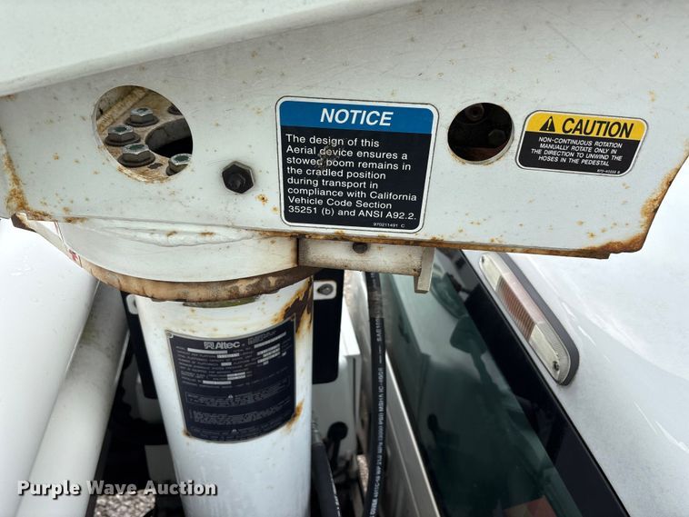image for item YA2691 2013 Ford F450 Super Duty bucket truck
