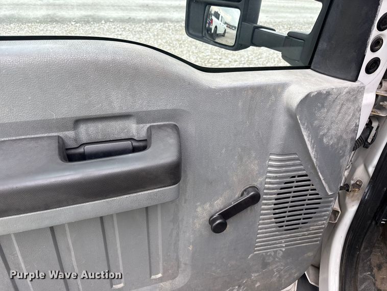 image for item YA2691 2013 Ford F450 Super Duty bucket truck