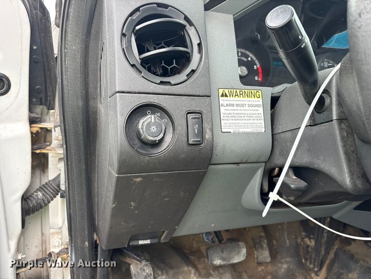 image for item YA2691 2013 Ford F450 Super Duty bucket truck