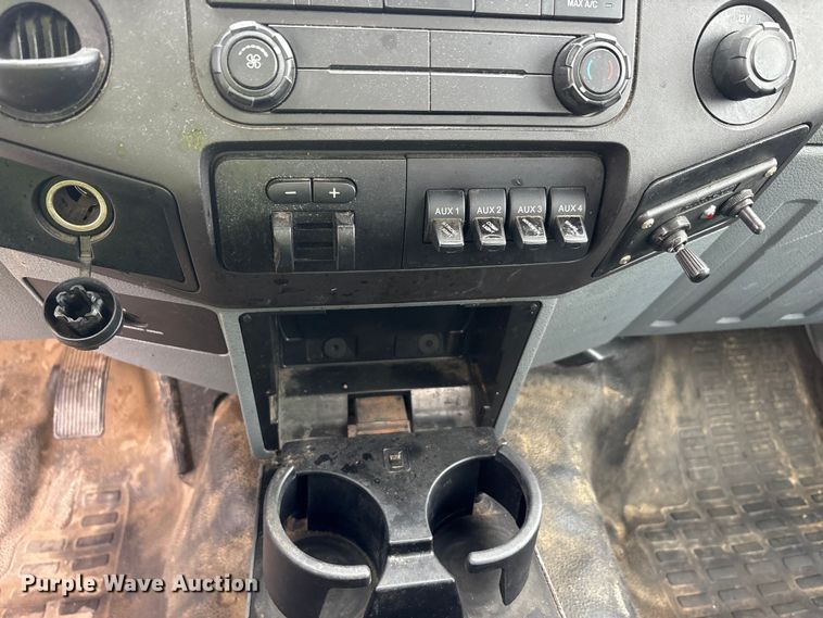 image for item YA2691 2013 Ford F450 Super Duty bucket truck