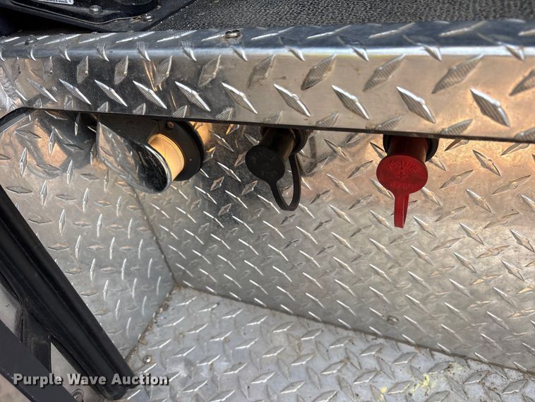 image for item YA3222 2009 Kovatch Mobile Equipment pumper fire truck