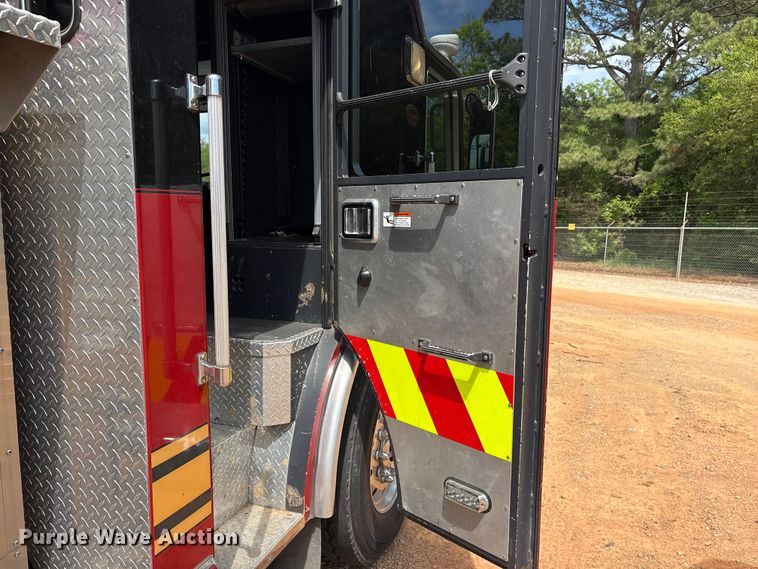 image for item YA3222 2009 Kovatch Mobile Equipment pumper fire truck