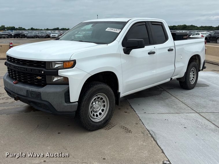 image for item YA3300 2021 Chevrolet Silverado 1500 pickup truck