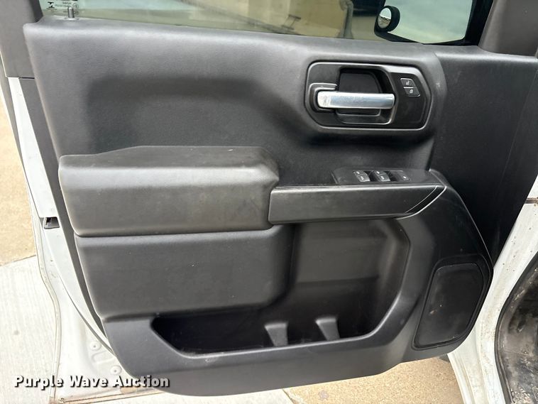 image for item YA3300 2021 Chevrolet Silverado 1500 pickup truck